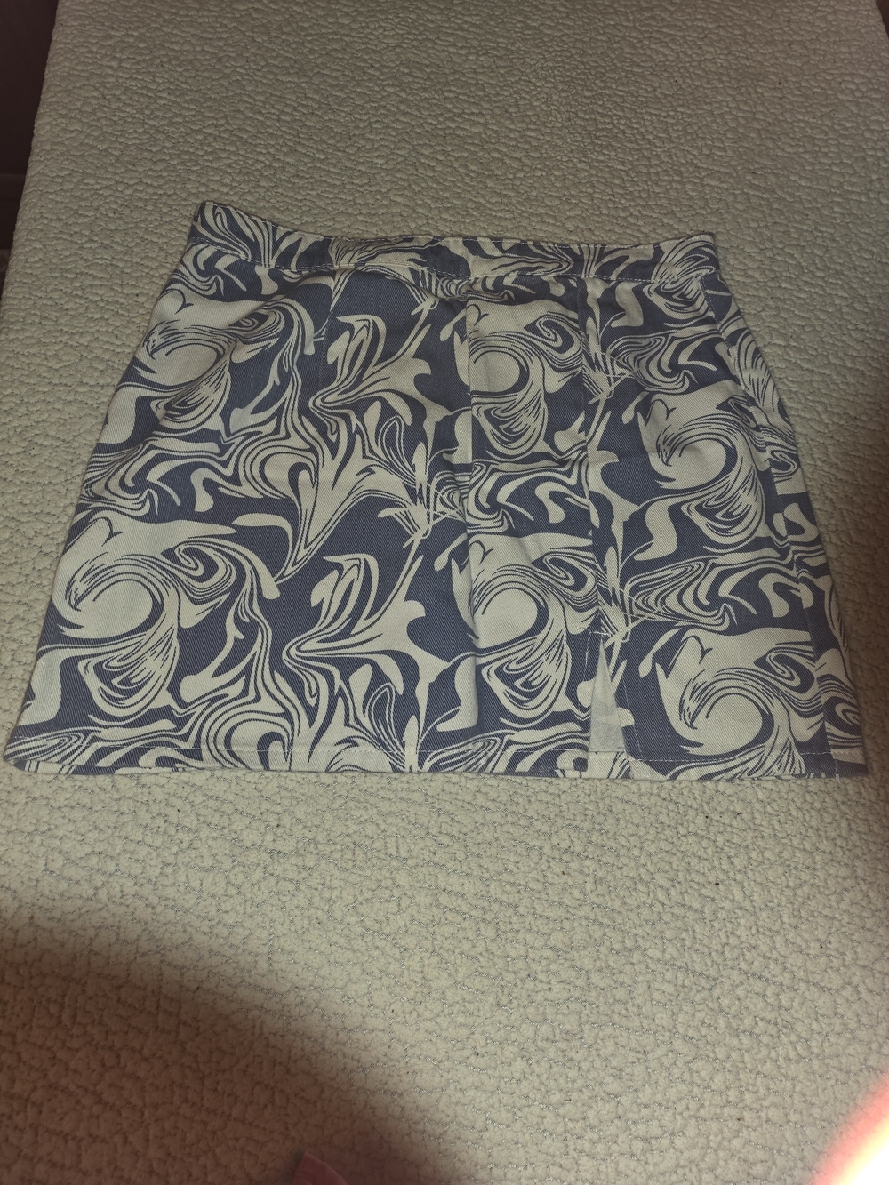 vestique Navy and White Swirl Print Mini Skirt